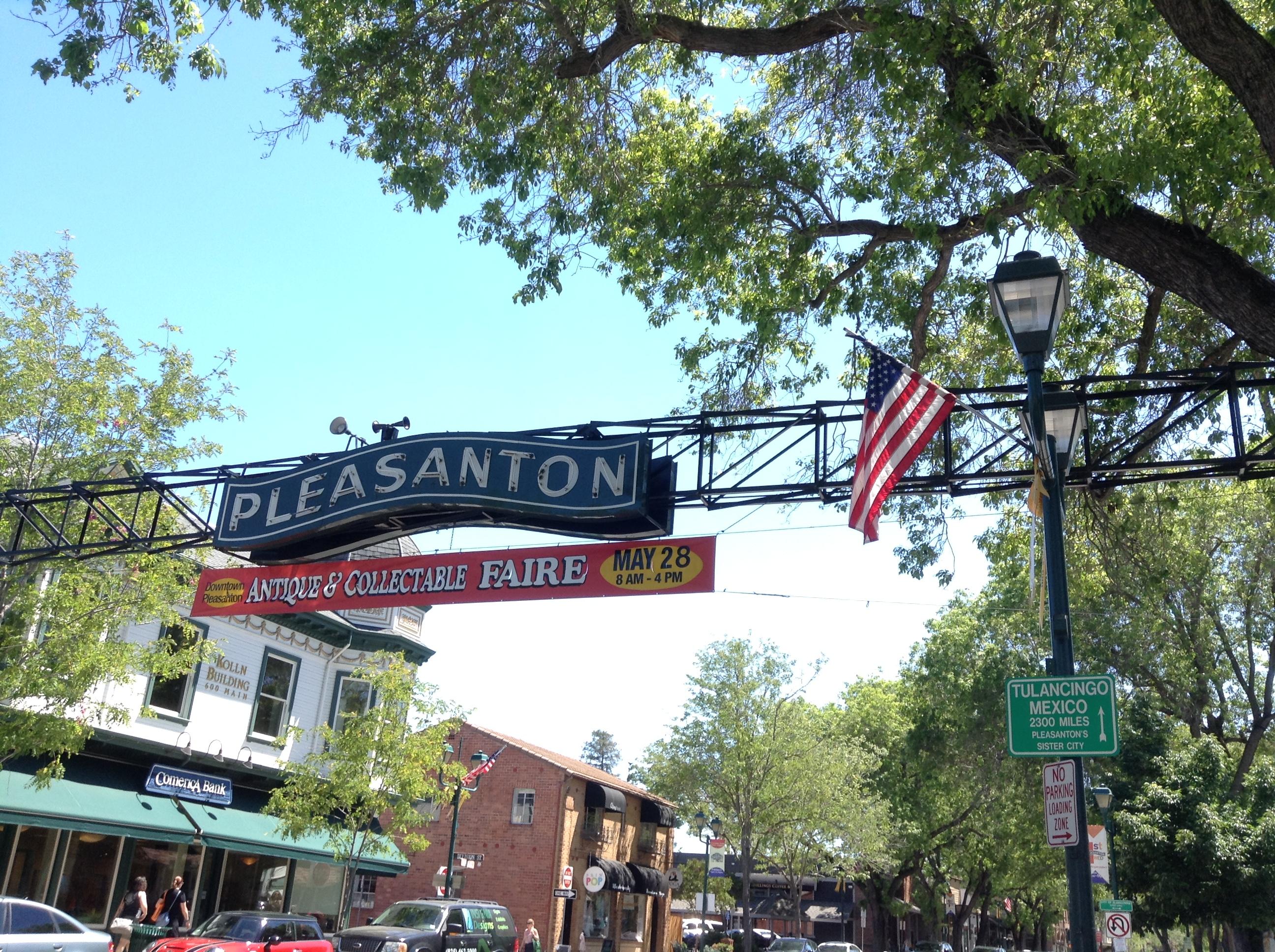 Downtown Pleasanton California street scene